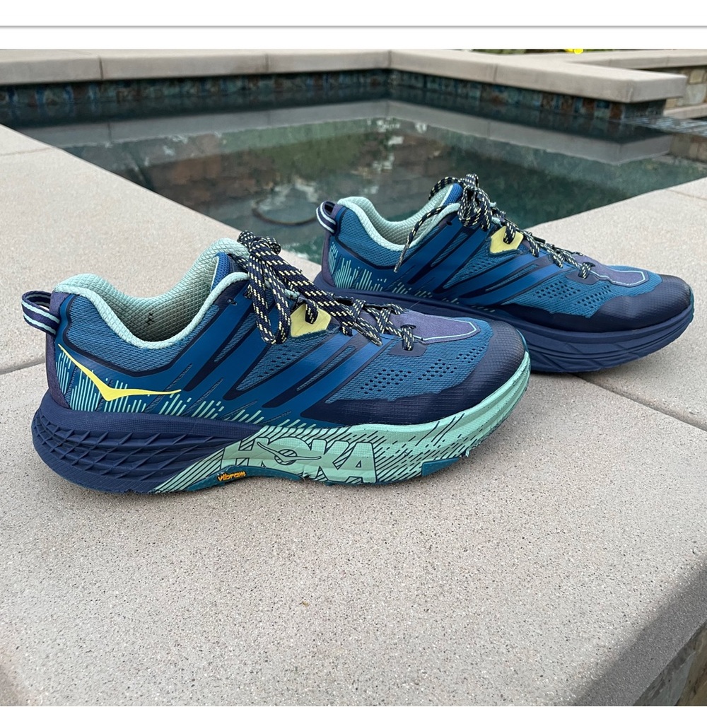 Hoka Speedgoat 3. SIZE 9